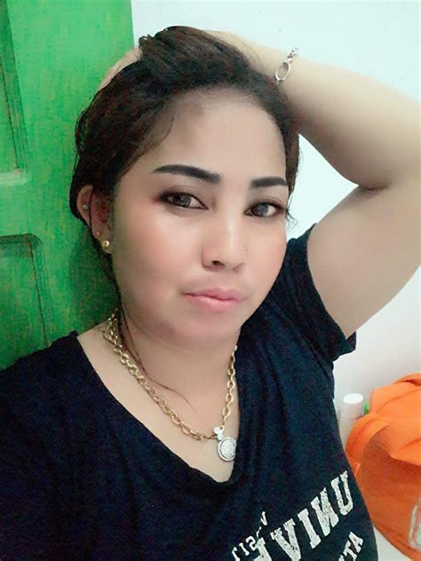 tante ngentot brondong|Istri selingkuh saat suami di luar kota